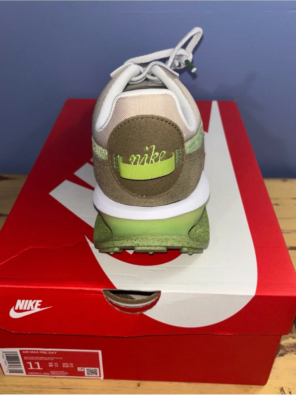 Nike Air Max Pre-Day Men's Shoes in Beige, Green, White